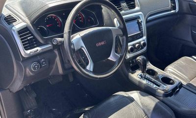 2014 GMC Acadia SLT 2