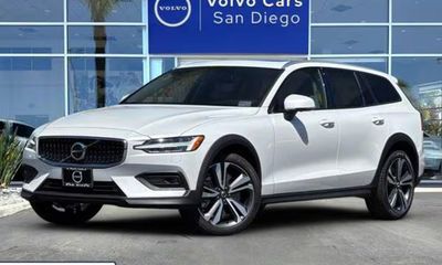2026 Volvo V60CC Plus