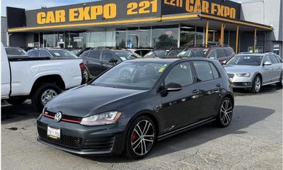 2017 Volkswagen Golf GTI S Sport SE