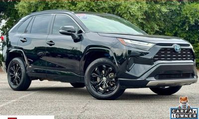 2024 Toyota RAV4 SE
