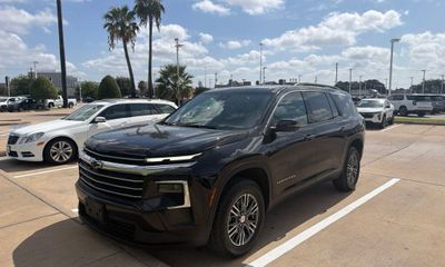 2024 Chevrolet Traverse LT