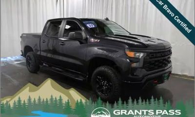 2022 Chevrolet Silverado Trail Boss Custom