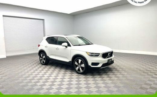 2020 Volvo XC40 Momentum