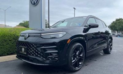 2026 Volkswagen Tiguan 4MOTION SE Black