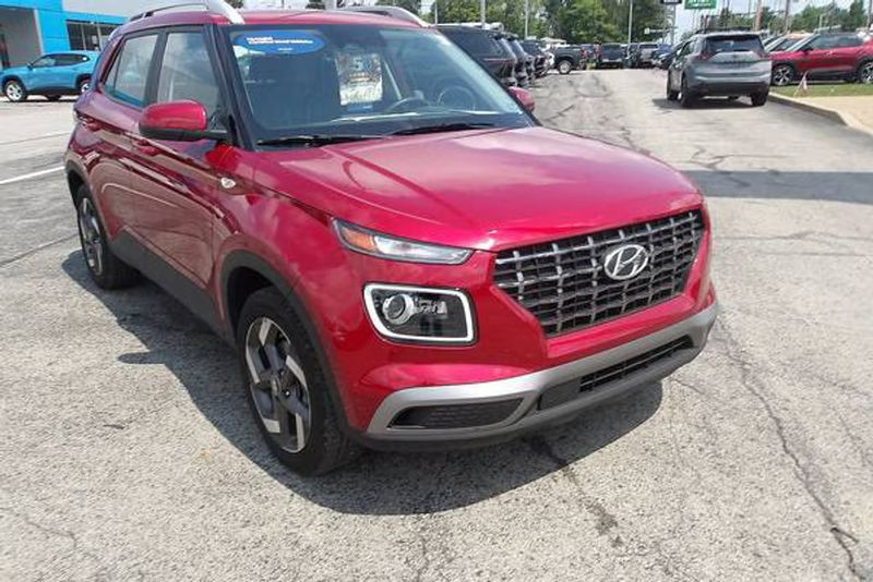 2025 Hyundai Venue — a typically priced live listing