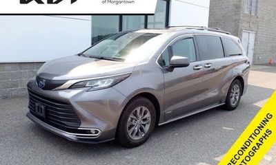 2021 Toyota Sienna XLE Plus Package
