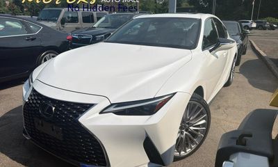 2023 Lexus IS 300 Premium