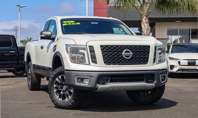 2017 Nissan Titan SV