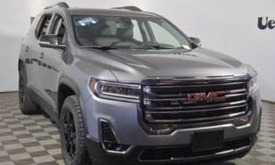 2023 GMC Acadia SLT