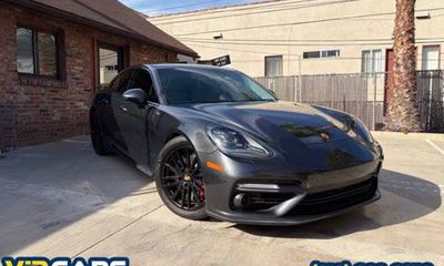2017 Porsche Panamera Turbo