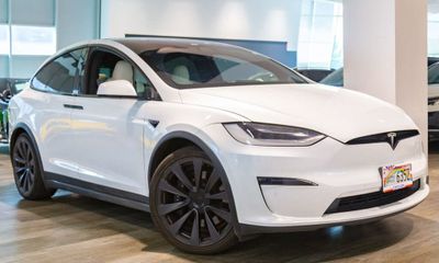 2022 Tesla Model X Plaid