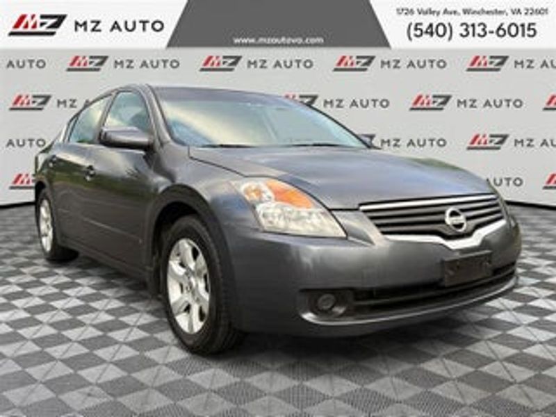 2009 Nissan Altima — a typically priced live listing