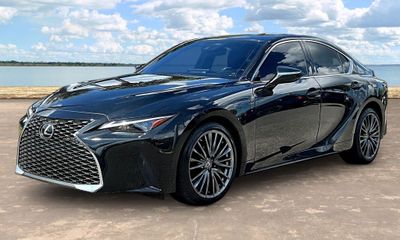 2022 Lexus IS 300 Premium