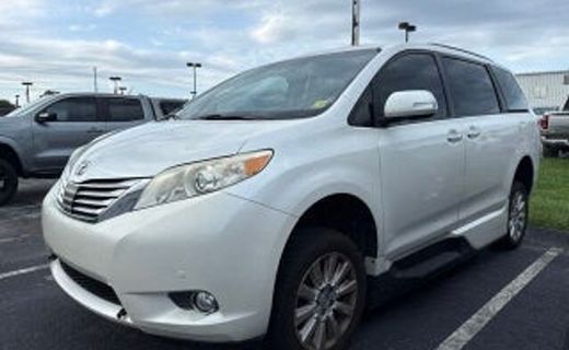 2014 Toyota Sienna XLE