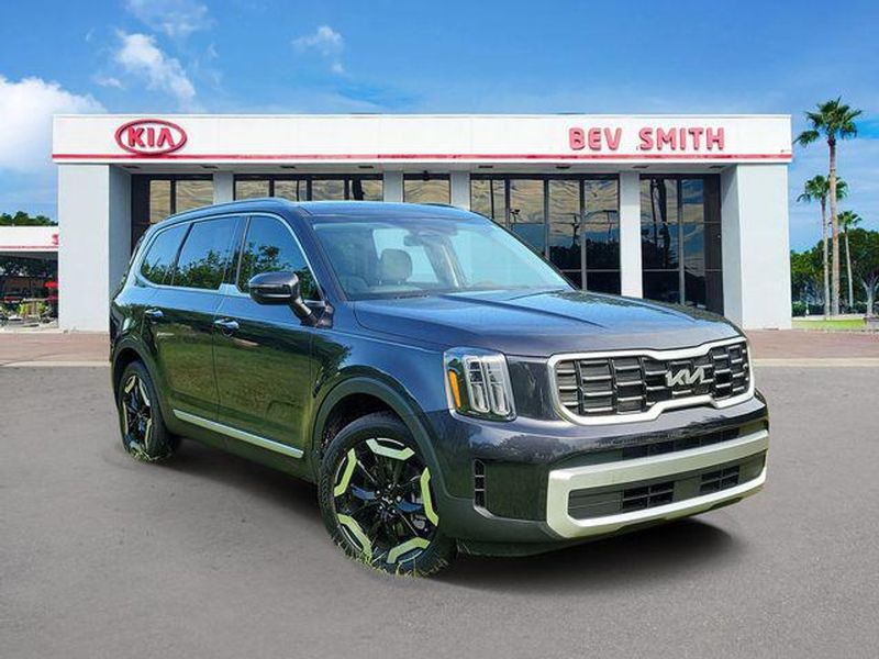 2025 Kia Telluride — a typically priced live listing