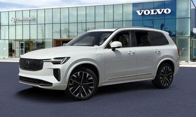 2026 Volvo XC90 Plus Bright