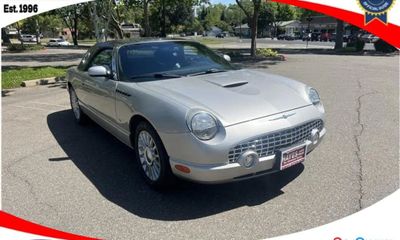 2004 Ford Thunderbird