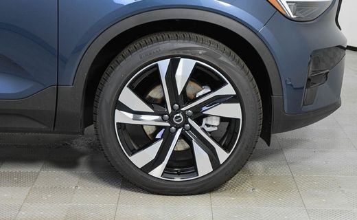 2026 Volvo XC40 Ultra Dark