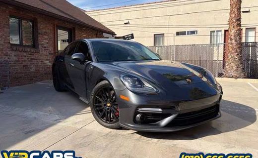 2017 Porsche Panamera GTS
