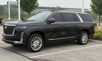 2024 Cadillac Escalade ESV Premium Luxury Touring