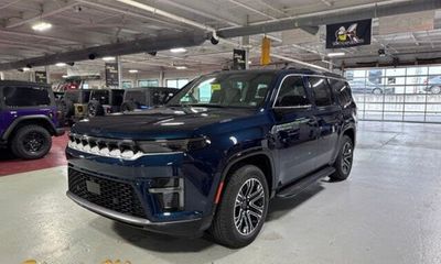 2026 Jeep Grand Wagoneer Base
