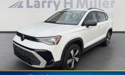 2025 Volkswagen Taos 4Motion S