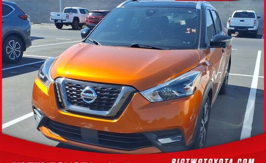 2020 Nissan Kicks SR