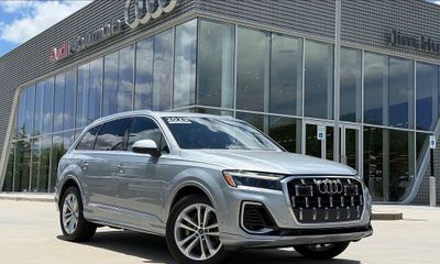 2025 Audi Q7 Quattro Premium Plus