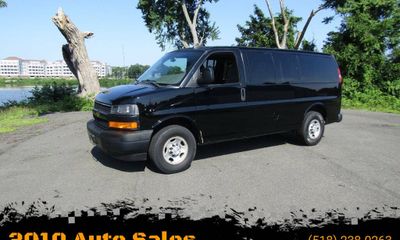 2018 Chevrolet Express Passenger LS
