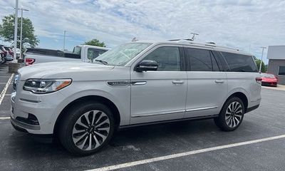 2023 Lincoln Navigator L Reserve