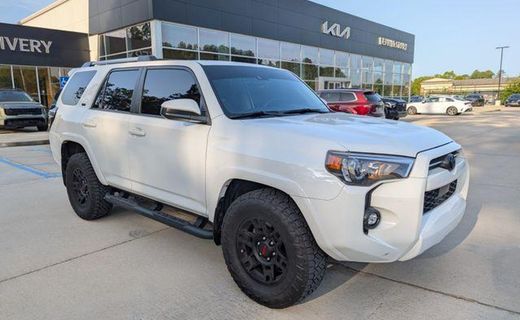 2024 Toyota 4RUNNER SR5
