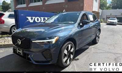 2024 Volvo XC60 Plus Dark