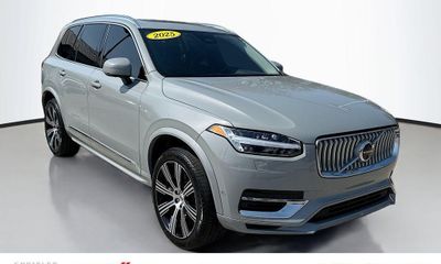 2025 Volvo XC90 Plus Bright