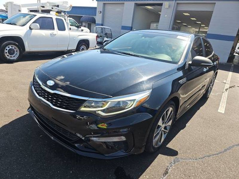 2019 Kia Optima — a typically priced live listing