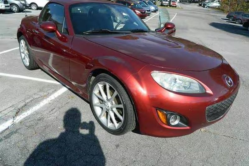 2010 Mazda MX-5 — a typically priced live listing