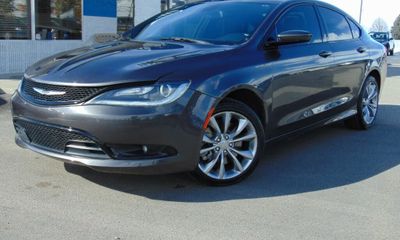 2015 Chrysler 200 200S