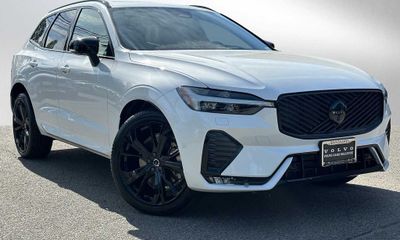 2026 Volvo XC60 Ultra Black Edition