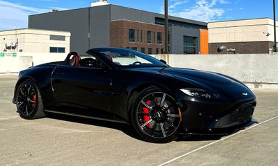2021 Aston Martin Vantage Roadster