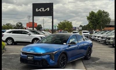 2025 Kia K4 GT Line Turbo