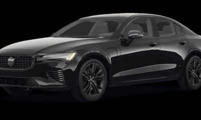 2023 Volvo S60 Plus Black Edition
