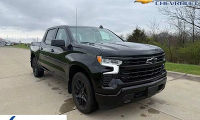 2025 Chevrolet Silverado RST