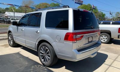 2015 Lincoln Navigator Base