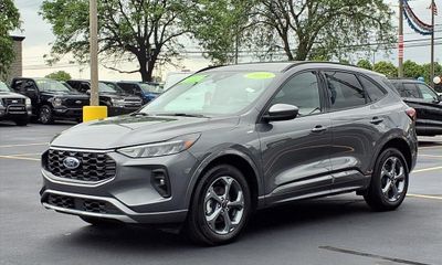 2023 Ford Escape ST Line Select