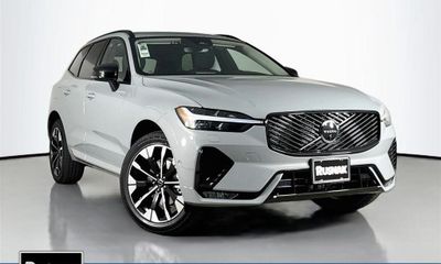 2026 Volvo XC60 Plus Dark