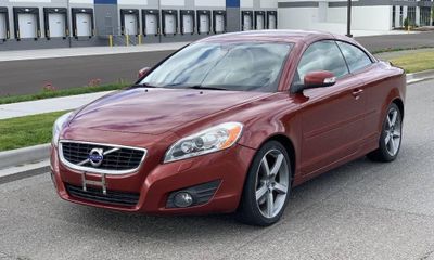2011 Volvo C70 T5