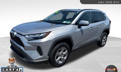 2023 Toyota RAV4 LE