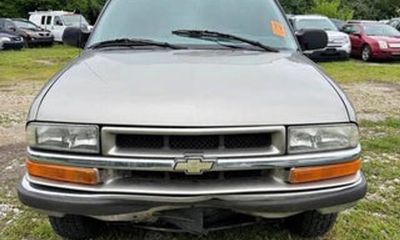 2001 Chevrolet S-10 Pickup