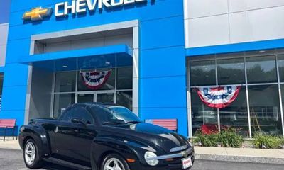 2004 Chevrolet SSR LS