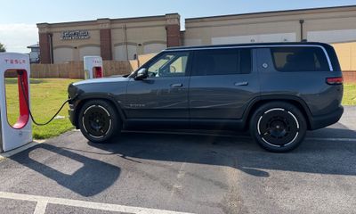 2026 Rivian R1S Adventure