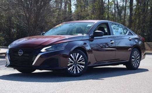 2023 Nissan Altima SR